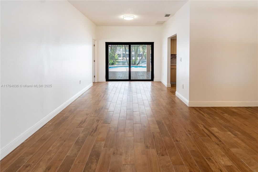 Recently Sold: $980,000 (4 beds, 3 baths, 2085 Square Feet)