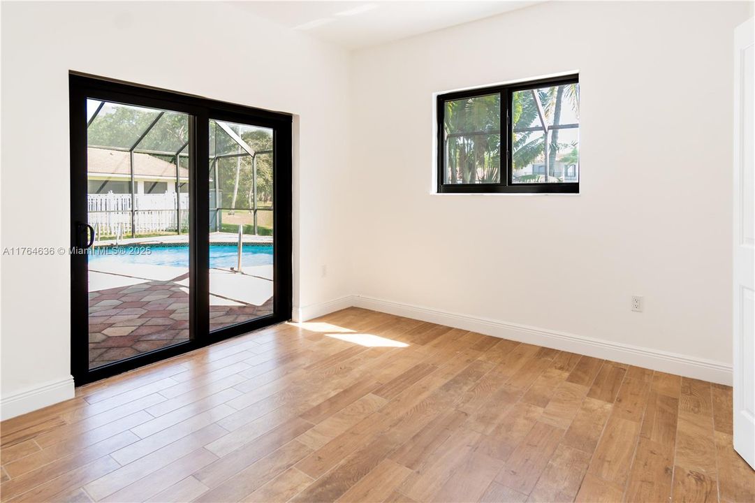 Recently Sold: $980,000 (4 beds, 3 baths, 2085 Square Feet)