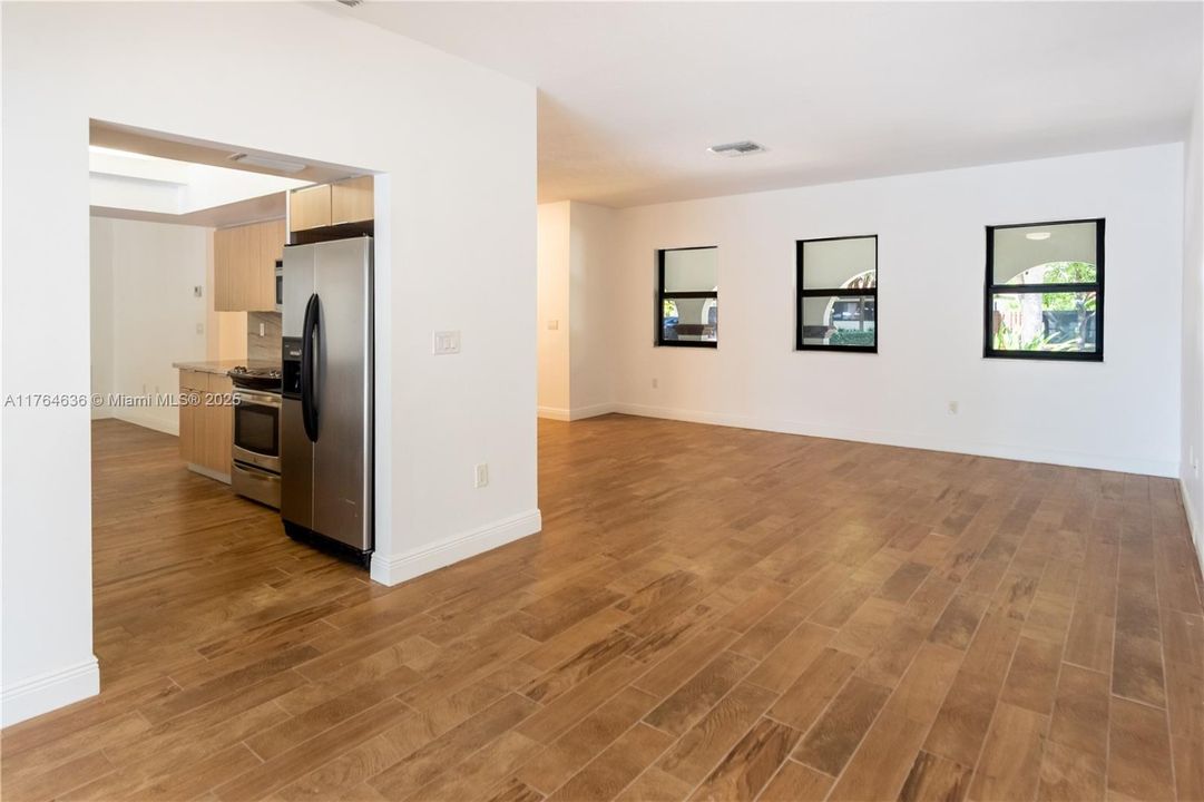 Recently Sold: $980,000 (4 beds, 3 baths, 2085 Square Feet)