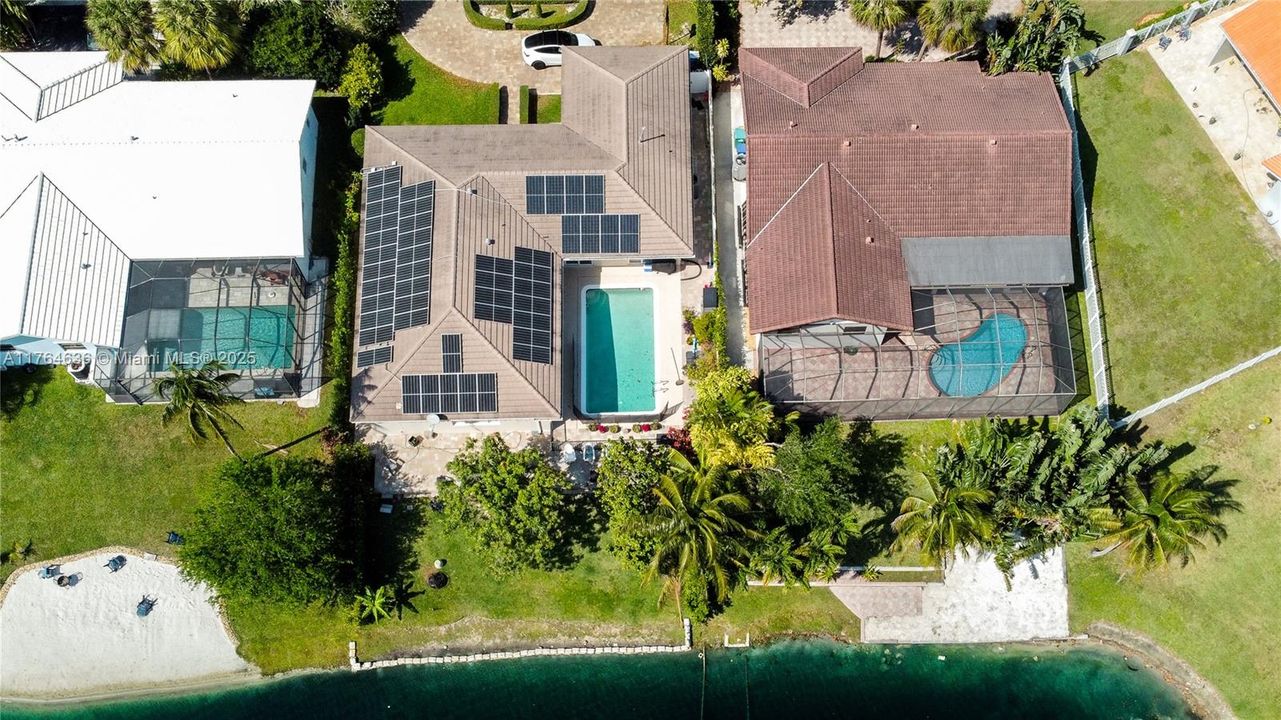 Recently Sold: $980,000 (4 beds, 3 baths, 2085 Square Feet)