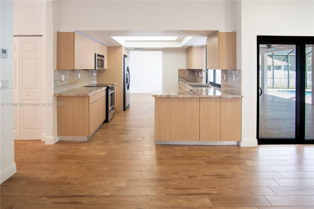 Recently Sold: $980,000 (4 beds, 3 baths, 2085 Square Feet)