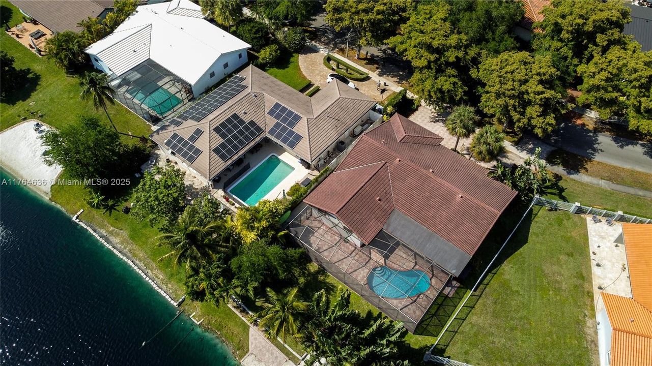 Recently Sold: $980,000 (4 beds, 3 baths, 2085 Square Feet)