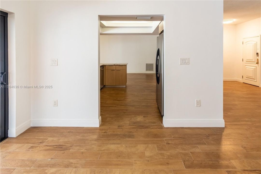 Recently Sold: $980,000 (4 beds, 3 baths, 2085 Square Feet)