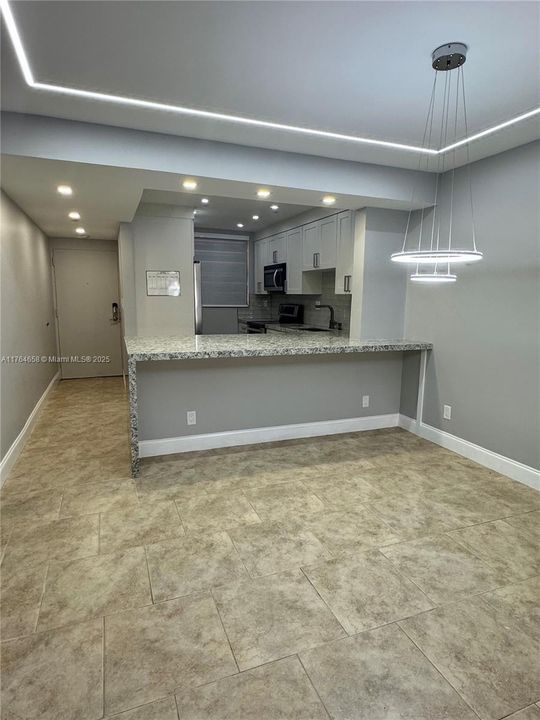 Active With Contract: $240,000 (2 beds, 2 baths, 1068 Square Feet)