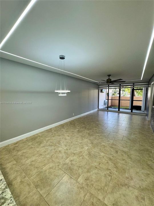 Active With Contract: $240,000 (2 beds, 2 baths, 1068 Square Feet)