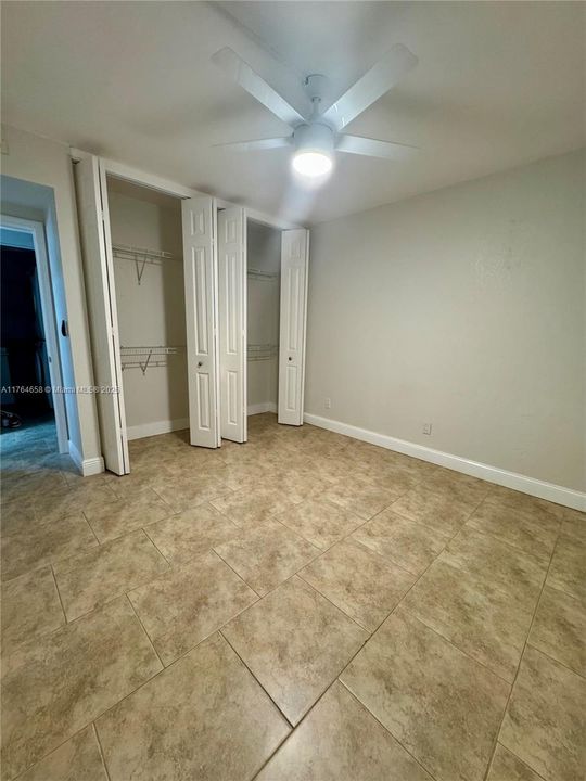 Active With Contract: $240,000 (2 beds, 2 baths, 1068 Square Feet)