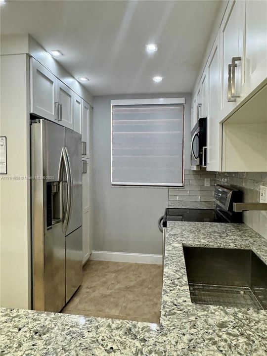 Active With Contract: $240,000 (2 beds, 2 baths, 1068 Square Feet)