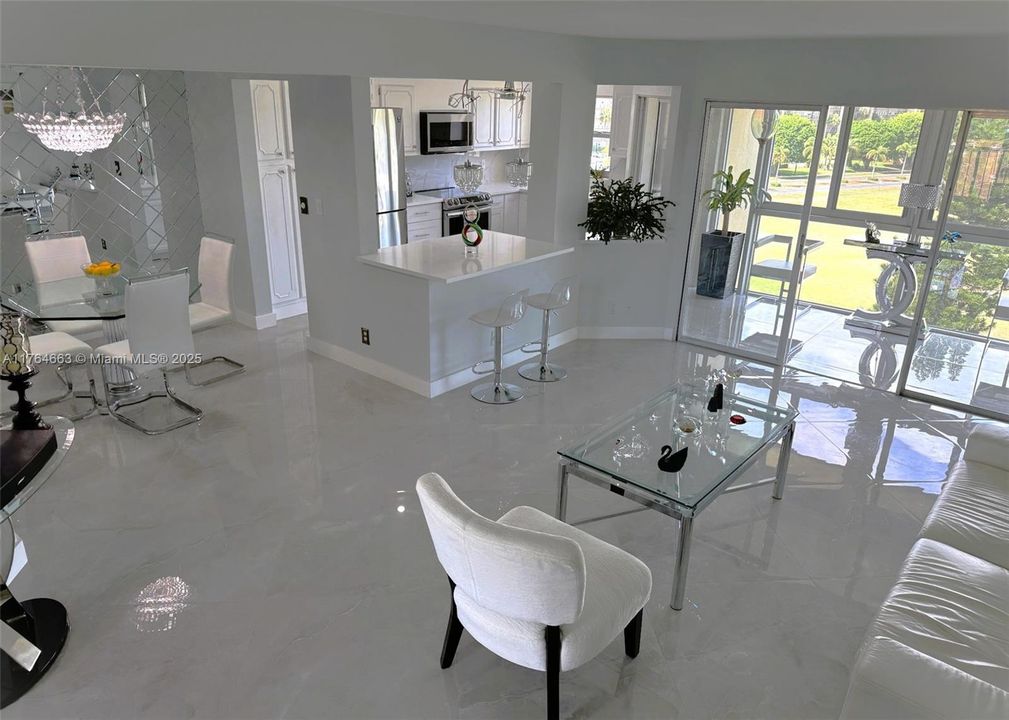 На продажу: $219,000 (2 спален, 2 ванн, 1114 Квадратных фут)