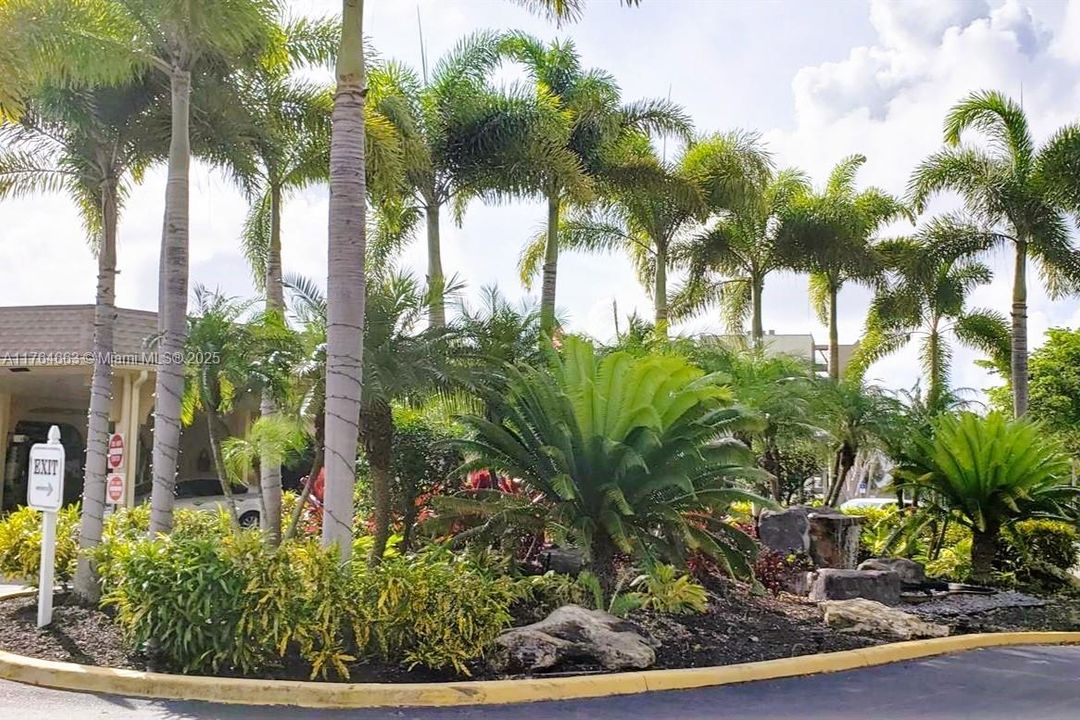 На продажу: $219,000 (2 спален, 2 ванн, 1114 Квадратных фут)