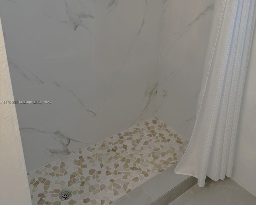 На продажу: $219,000 (2 спален, 2 ванн, 1114 Квадратных фут)