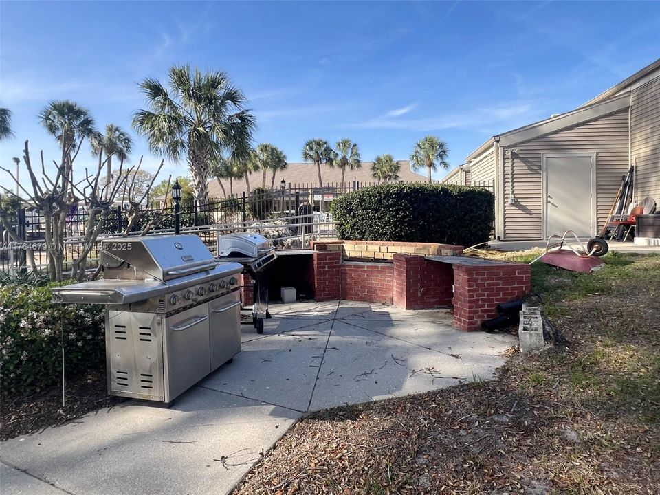Marion Landing Lifestyle Center Barbecue Area View