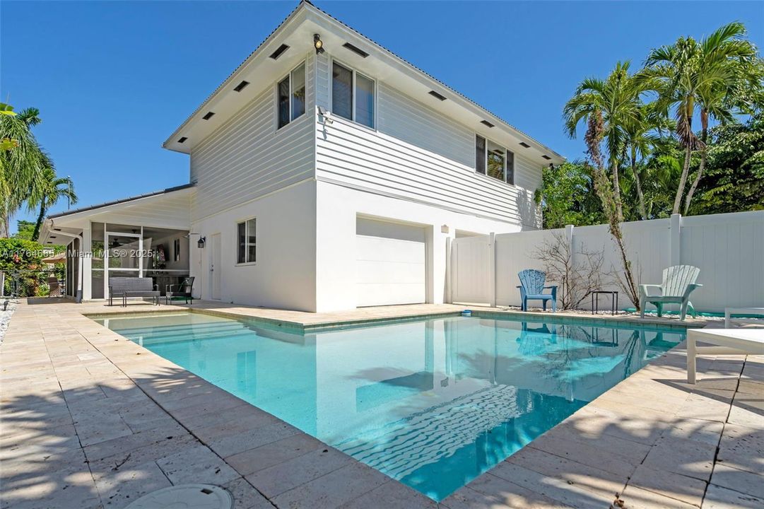 Recently Rented: $8,000 (3 beds, 2 baths, 2351 Square Feet)