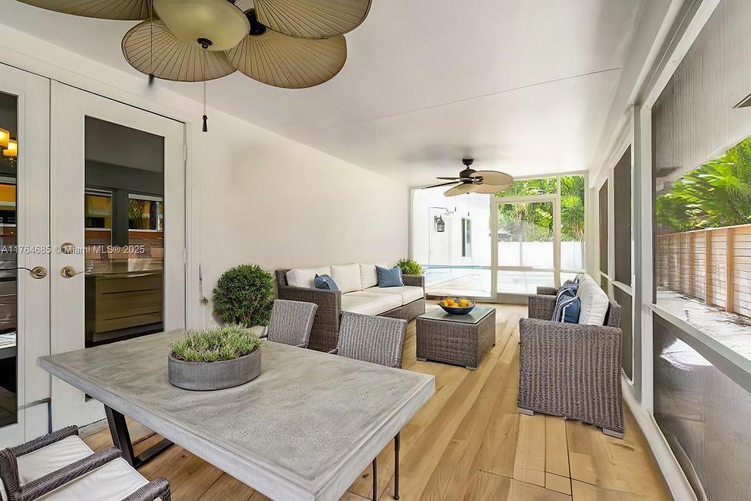 Recently Rented: $8,000 (3 beds, 2 baths, 2351 Square Feet)