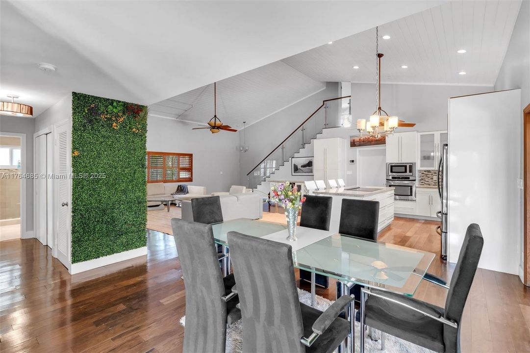 Recently Rented: $8,000 (3 beds, 2 baths, 2351 Square Feet)