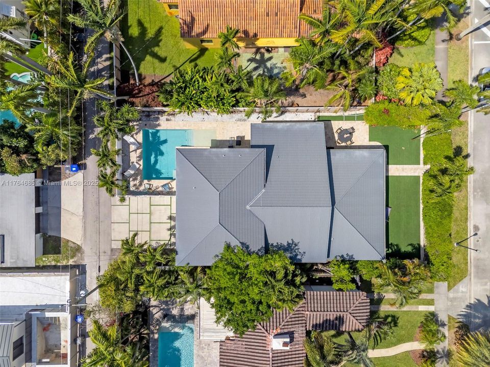 Recently Rented: $8,000 (3 beds, 2 baths, 2351 Square Feet)