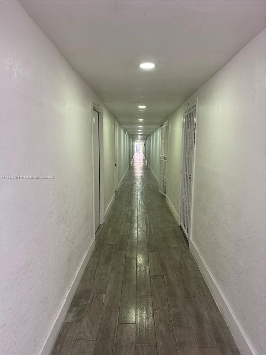 Recently Sold: $174,900 (1 beds, 1 baths, 700 Square Feet)