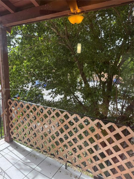 Recently Sold: $174,900 (1 beds, 1 baths, 700 Square Feet)