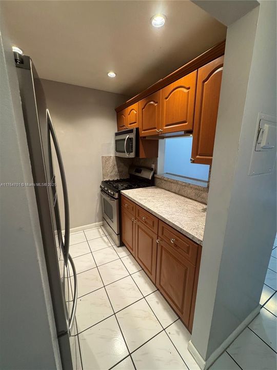 Recently Sold: $174,900 (1 beds, 1 baths, 700 Square Feet)
