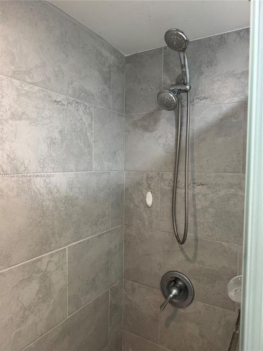 Recently Sold: $174,900 (1 beds, 1 baths, 700 Square Feet)