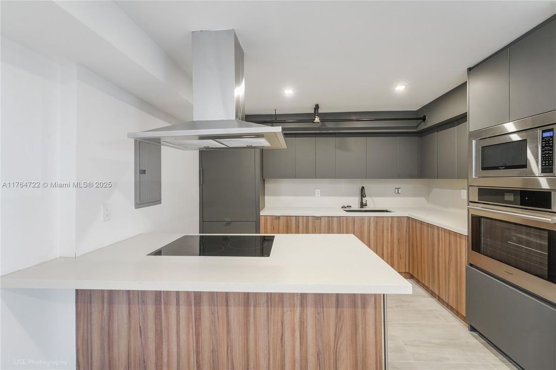 En Venta: $549,500 (2 camas, 2 baños, 1312 Pies cuadrados)