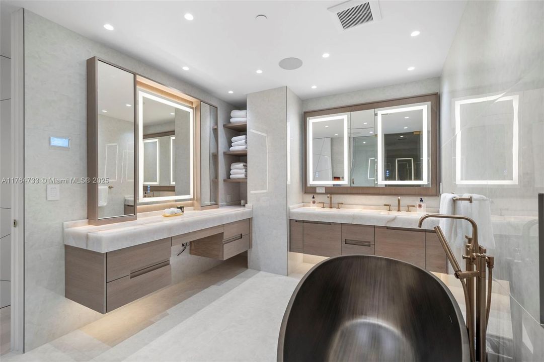 Active With Contract: $6,200,000 (4 beds, 4 baths, 3820 Square Feet)