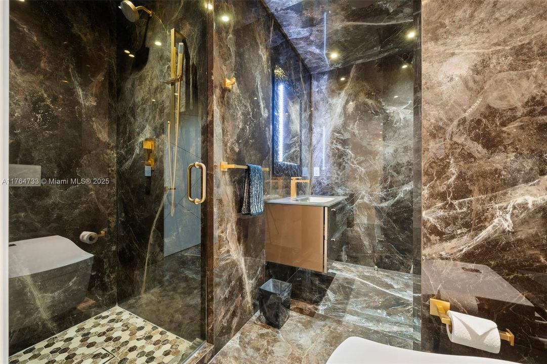 Active With Contract: $6,200,000 (4 beds, 4 baths, 3820 Square Feet)