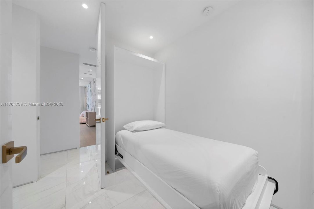 Active With Contract: $6,200,000 (4 beds, 4 baths, 3820 Square Feet)