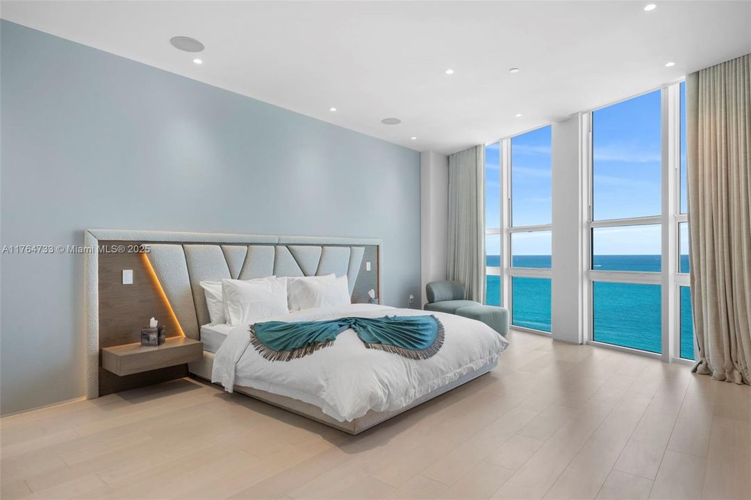 Active With Contract: $6,200,000 (4 beds, 4 baths, 3820 Square Feet)