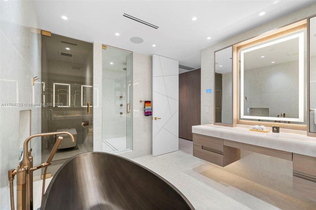 Active With Contract: $6,200,000 (4 beds, 4 baths, 3820 Square Feet)