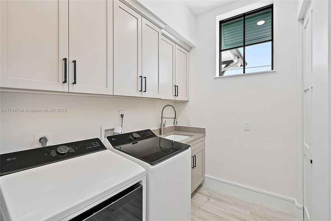 For Sale: $3,750,000 (4 beds, 4 baths, 3698 Square Feet)