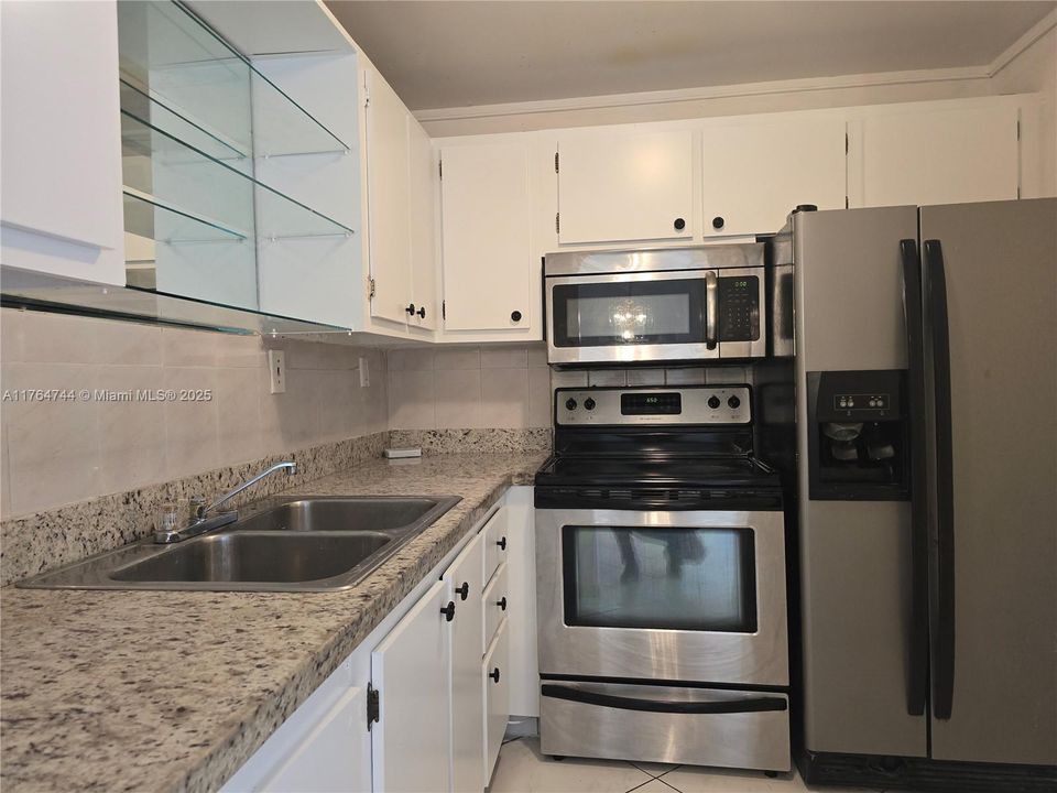 Recently Sold: $240,000 (2 beds, 2 baths, 1006 Square Feet)