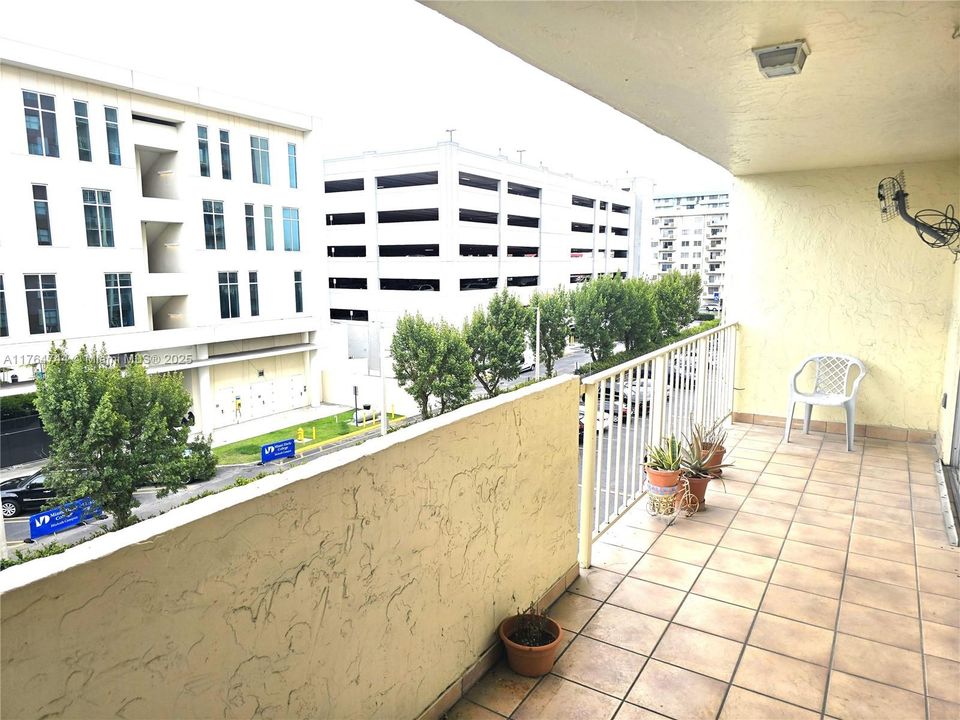 Recently Sold: $240,000 (2 beds, 2 baths, 1006 Square Feet)