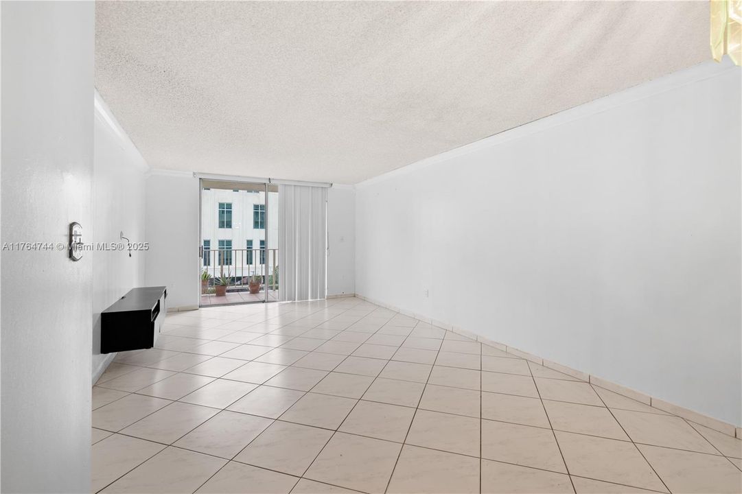 Recently Sold: $240,000 (2 beds, 2 baths, 1006 Square Feet)