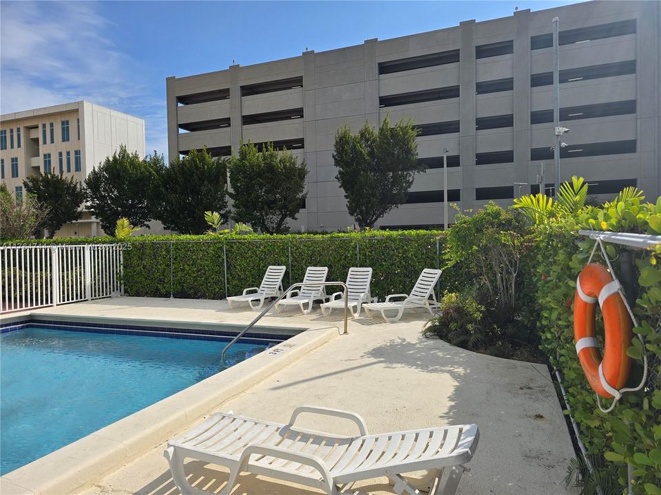 Recently Sold: $240,000 (2 beds, 2 baths, 1006 Square Feet)