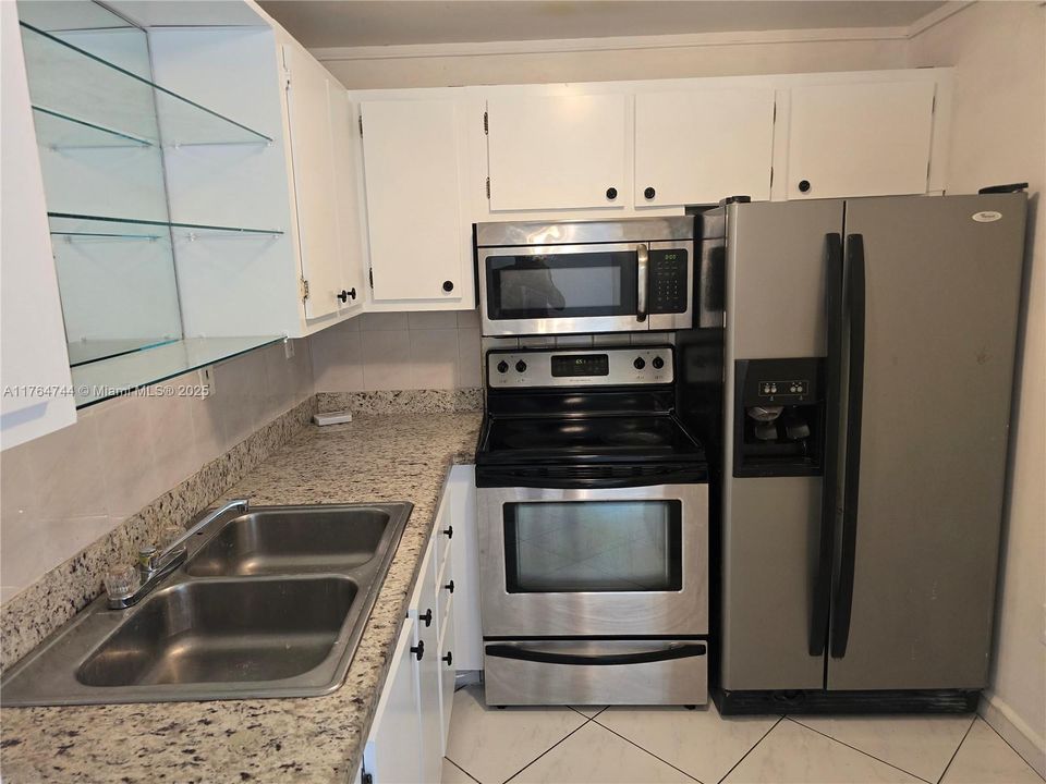 Recently Sold: $240,000 (2 beds, 2 baths, 1006 Square Feet)
