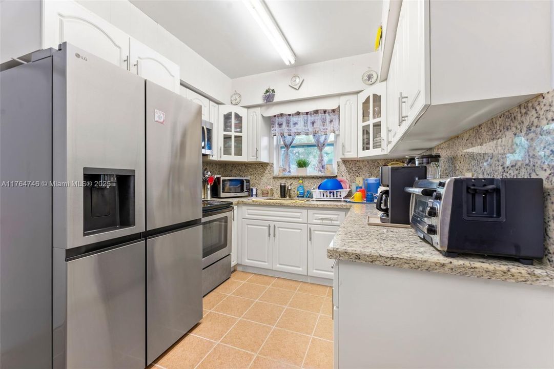 Vendido Recientemente: $500,000 (3 camas, 2 baños, 1358 Pies cuadrados)