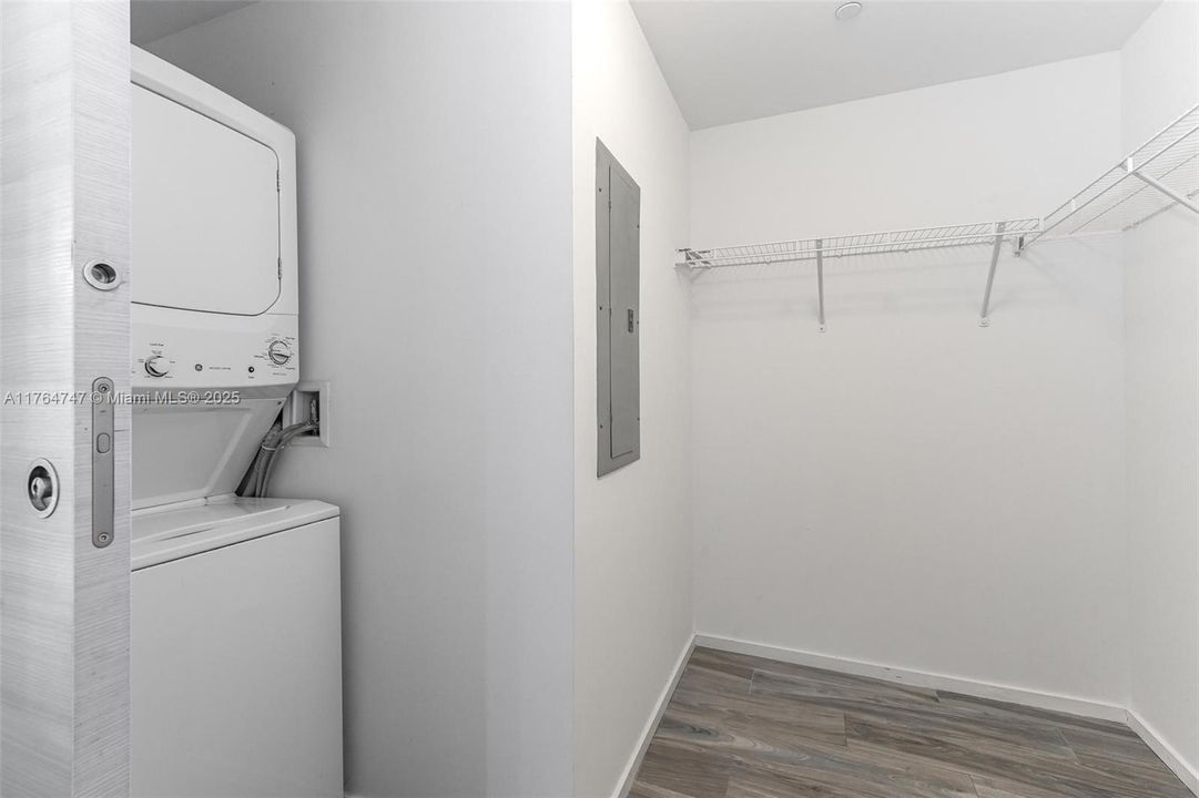 Recently Sold: $940,000 (2 beds, 2 baths, 1253 Square Feet)