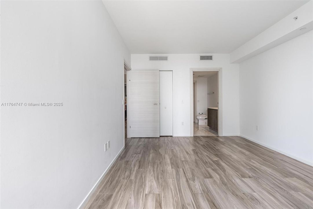 Recently Sold: $940,000 (2 beds, 2 baths, 1253 Square Feet)