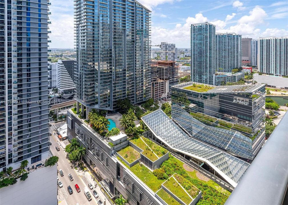 Recently Sold: $940,000 (2 beds, 2 baths, 1253 Square Feet)