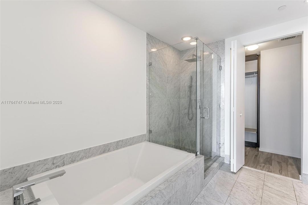 Recently Sold: $940,000 (2 beds, 2 baths, 1253 Square Feet)