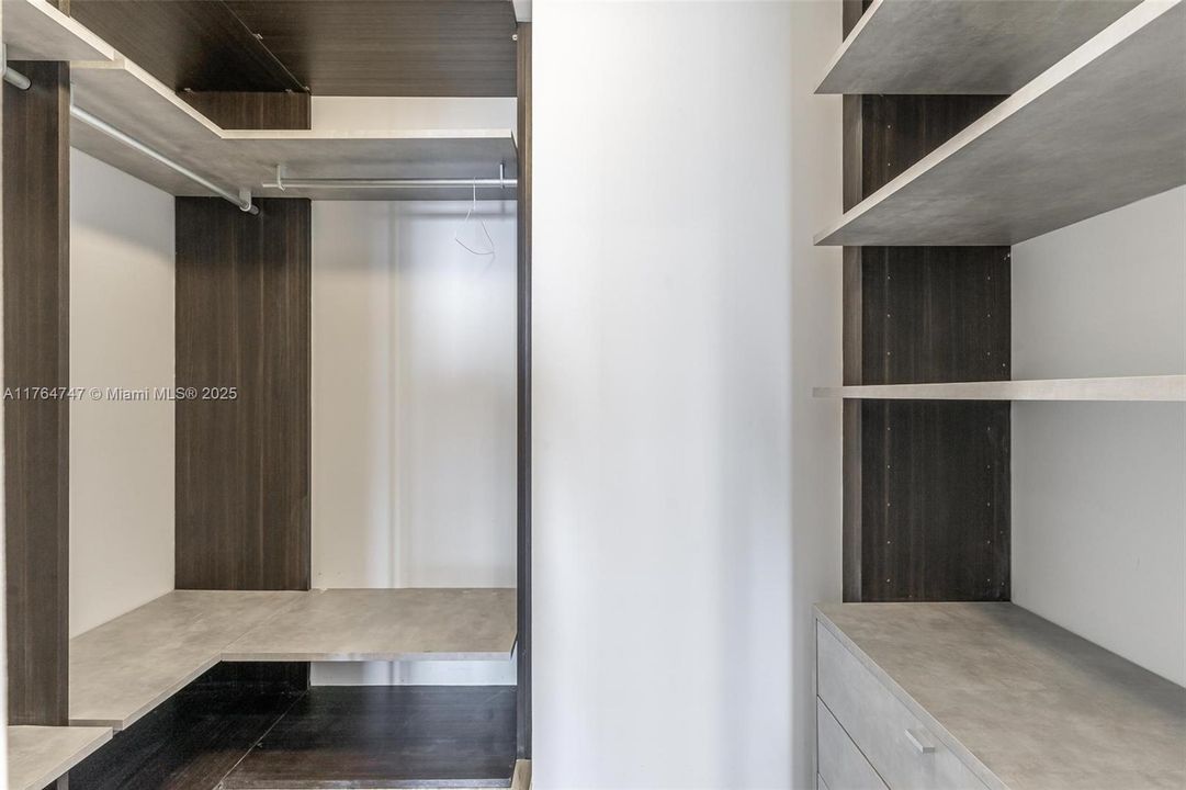 Recently Sold: $940,000 (2 beds, 2 baths, 1253 Square Feet)