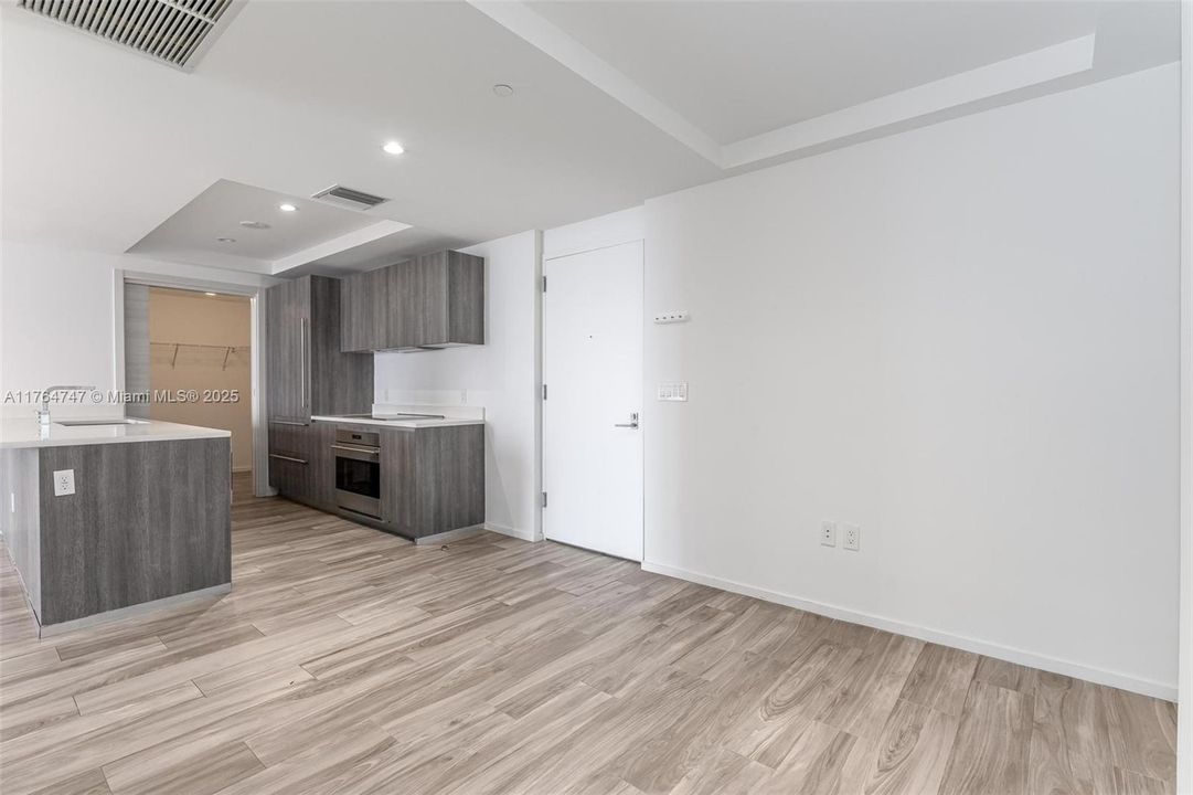 Recently Sold: $940,000 (2 beds, 2 baths, 1253 Square Feet)