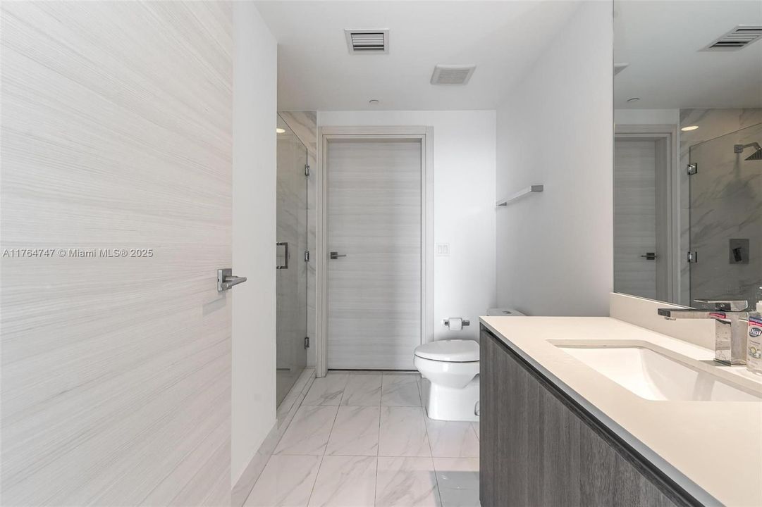 Recently Sold: $940,000 (2 beds, 2 baths, 1253 Square Feet)