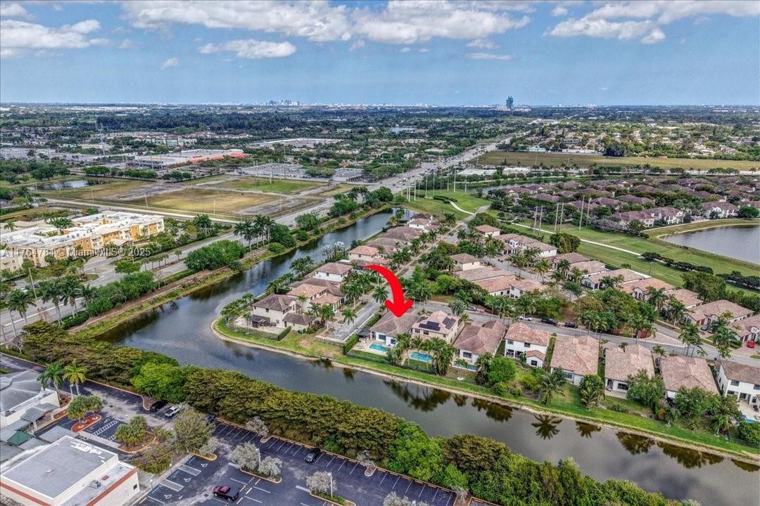 最近售出: $1,199,900 (4 贝兹, 3 浴室, 2232 平方英尺)