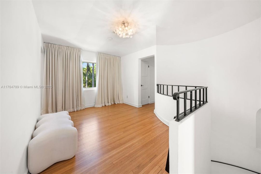 Landing on 2nd floor