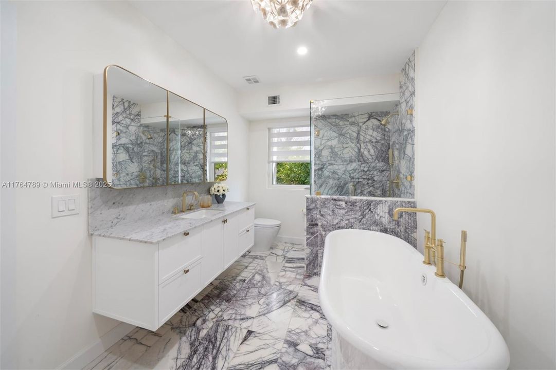 Primary (her) bathroom