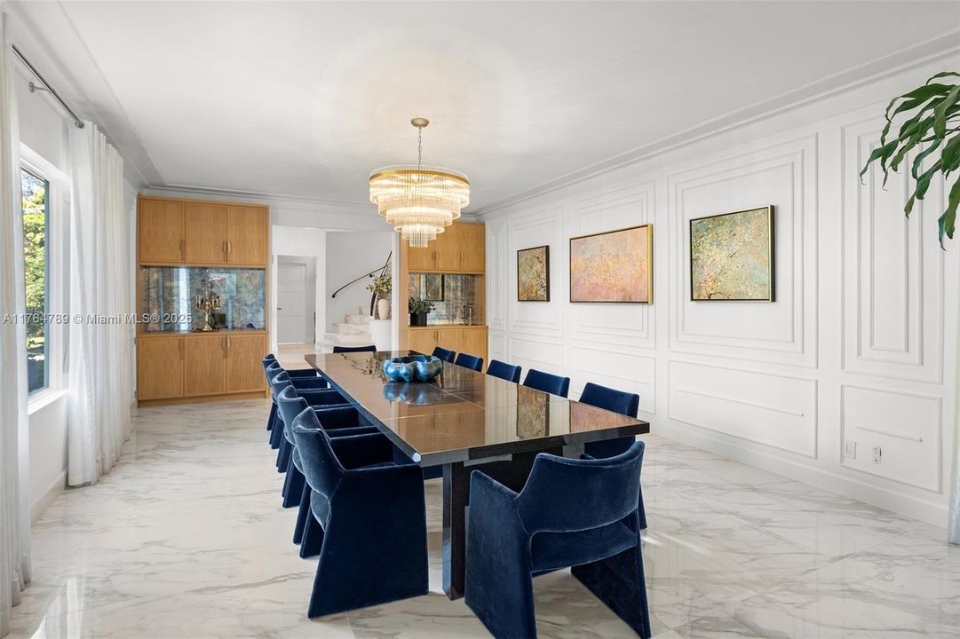 Recently Sold: $4,650,000 (6 beds, 6 baths, 4079 Square Feet)