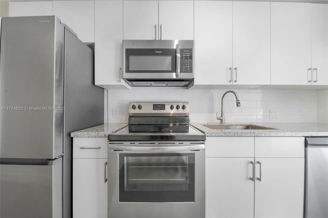 Recently Rented: $1,750 (0 beds, 1 baths, 455 Square Feet)