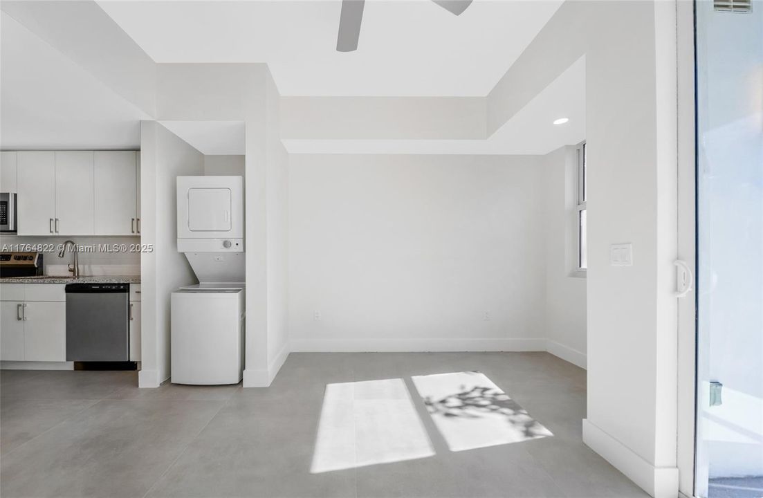 Recently Rented: $1,750 (0 beds, 1 baths, 455 Square Feet)