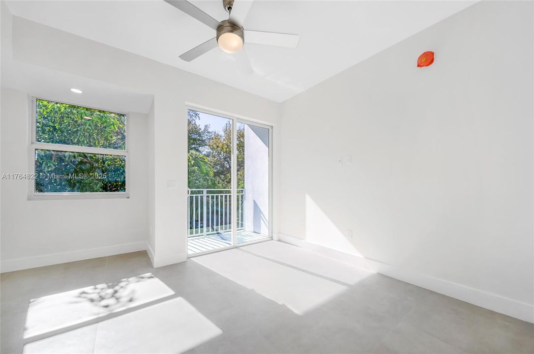 Recently Rented: $1,750 (0 beds, 1 baths, 455 Square Feet)